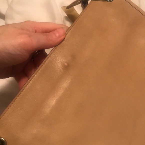 Authentic Gucci leather bag. Beige with gold hardware. - Picture 11 of 17